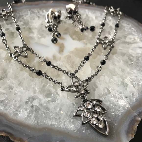 Swarovski Crystal Set Black Flower Necklace Silver Clip On Earrings Goth - Picture 5 of 9